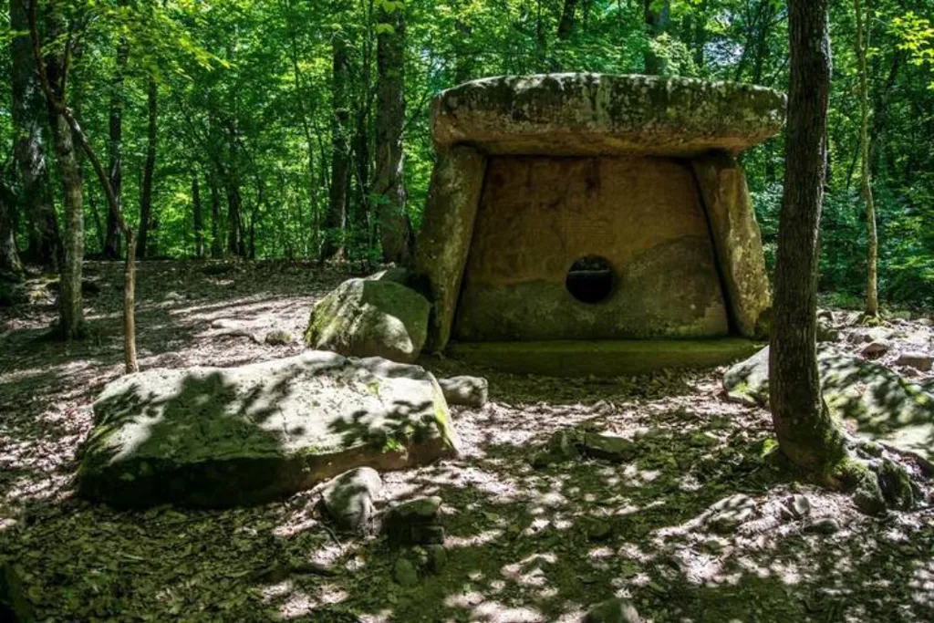 Квартира с балконом с видом на горы