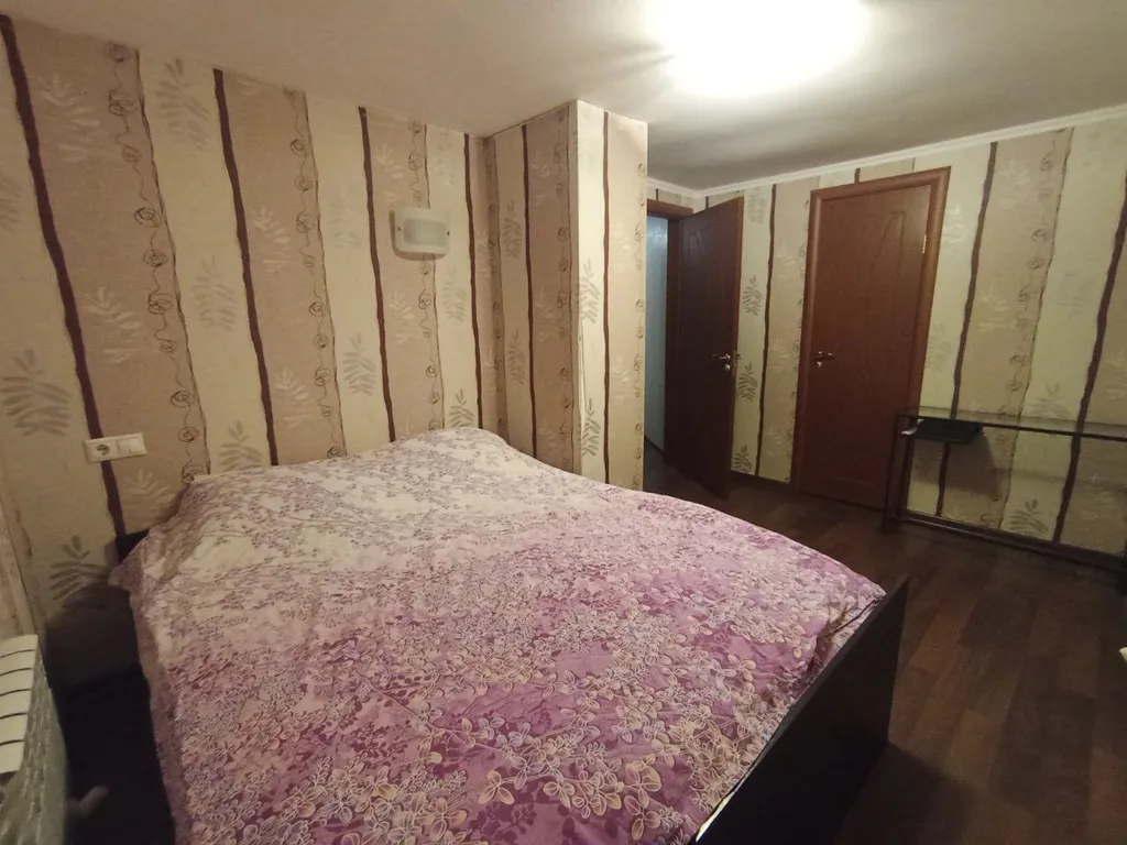 Загородный дом на берегу озера