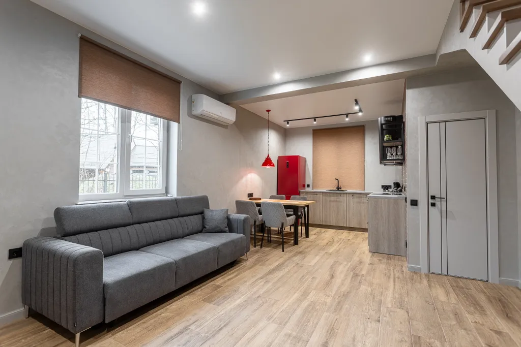 На первой линии от моря сдам полдома