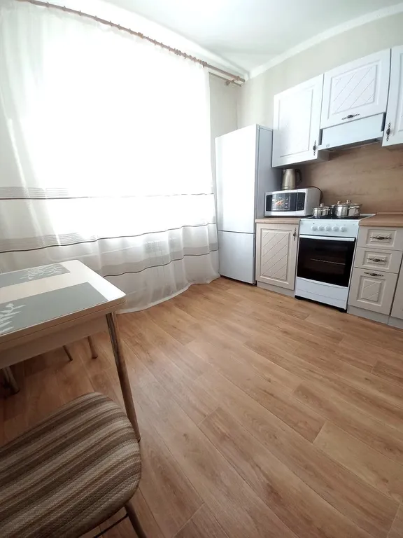 Уютная квартира рядом с СК "Кристалл"