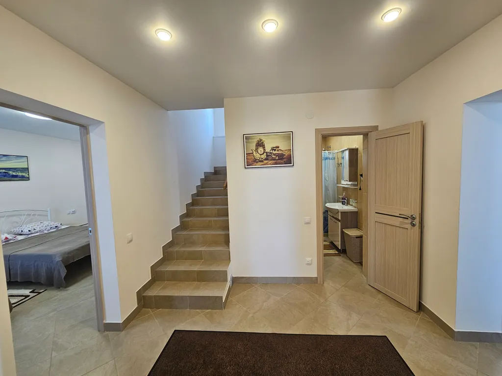 Коттедж Вилла "Таврида 107" на 7-11 персон — Новоотрадное