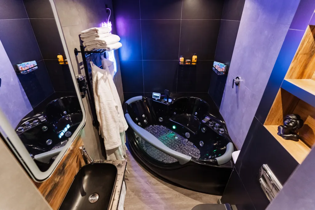 Тематическая пространство - Две грани