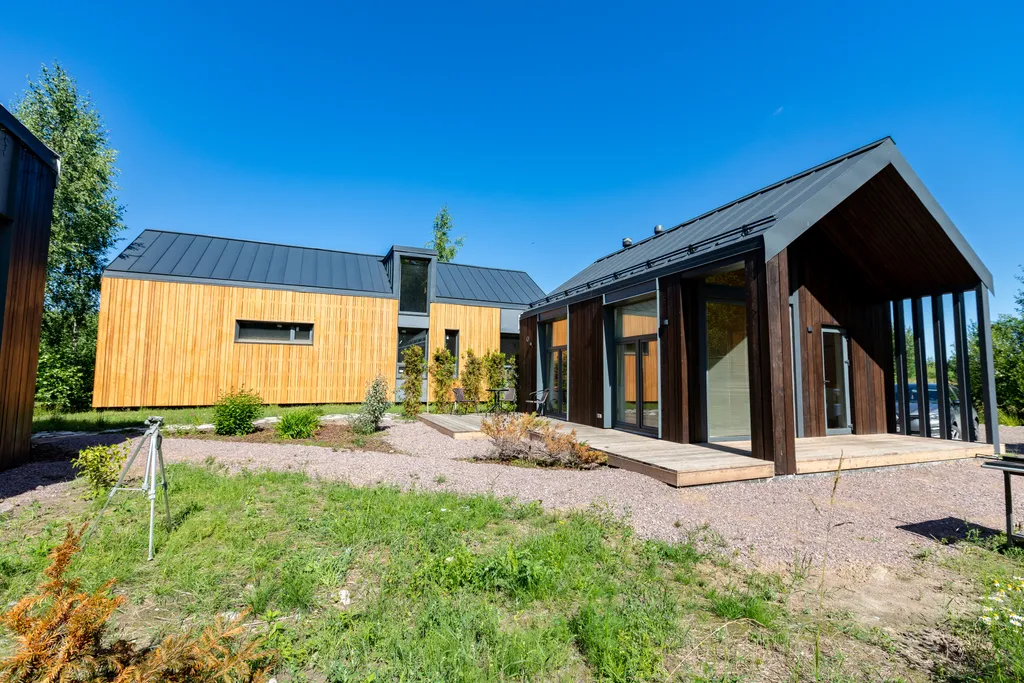 Уютный дом возле леса