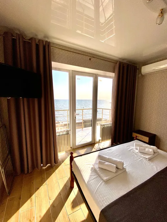 Квартира Трехместный просторный люкс с шикарным видом на море — аренда посуточно в Бердянск