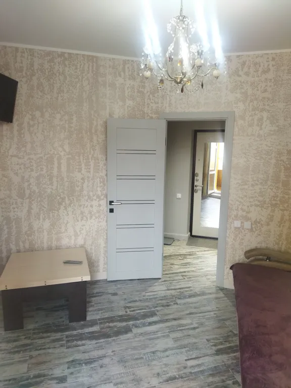 Новая 1-комнатная квартира с отличным ремонтом и двумя спальнями