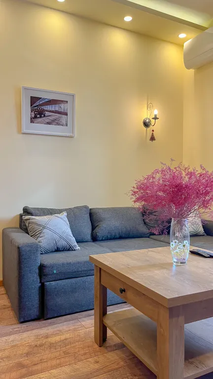 Новая квартира у площади