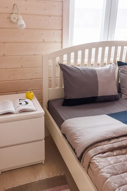 Коттедж Коттедж на берегу озера с видом на горнолыжный курорт и сауной внутри — Заозерный