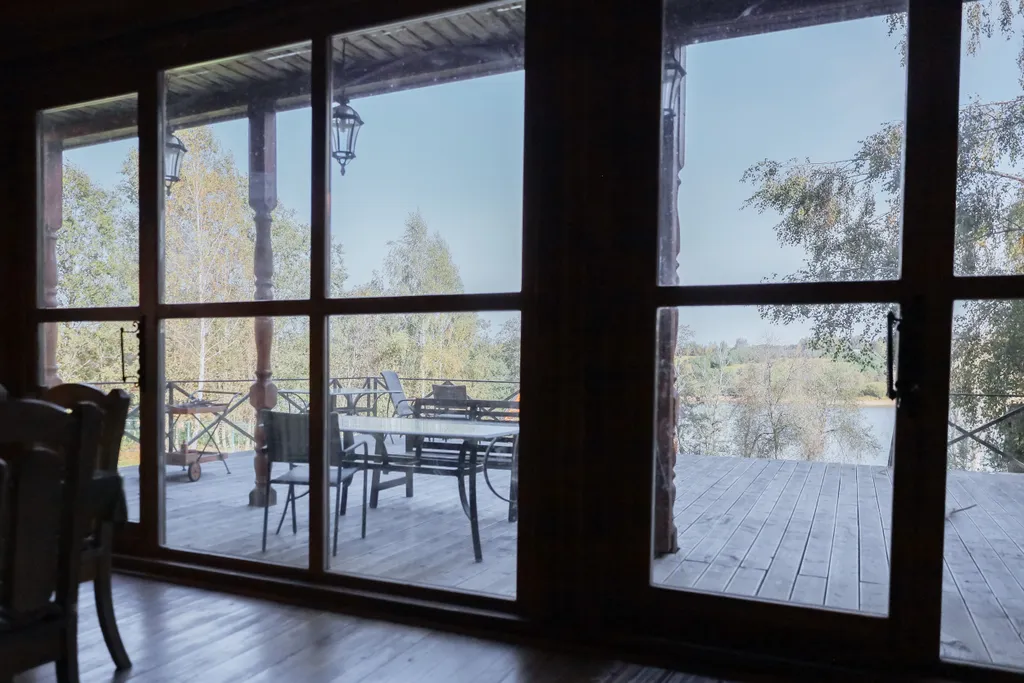 Огромная фамильная усадьба с баней на берегу водохранилища