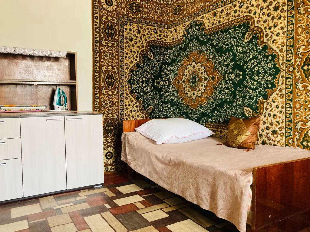 Дом с парковкой во дворе