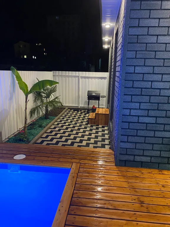 Уютный новый дом с собственным бассейном