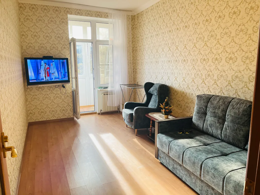 Уютная квартира в центре города в туфовом доме