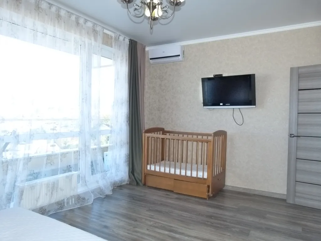 Большая квартира с видом на море рядом с жд вокзалом