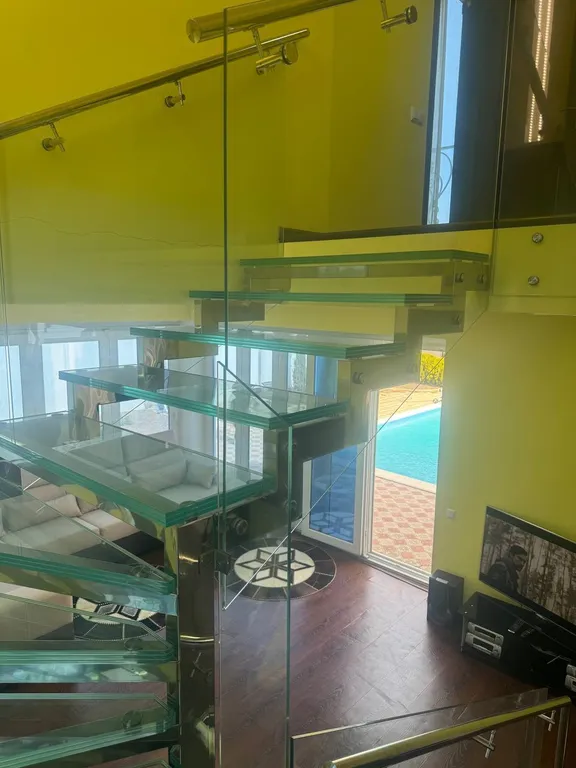 Дом Полюшко с бассейном