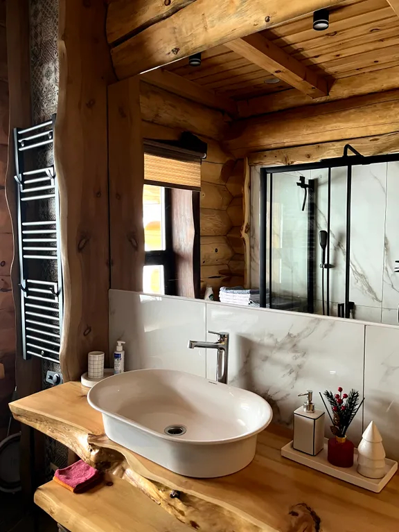 Шикарный дом из бревна