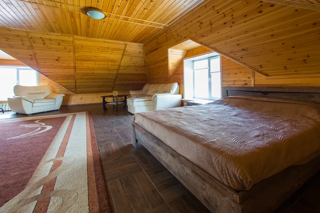 Семейный номер с двуспальной кроватью и раскладным диваном