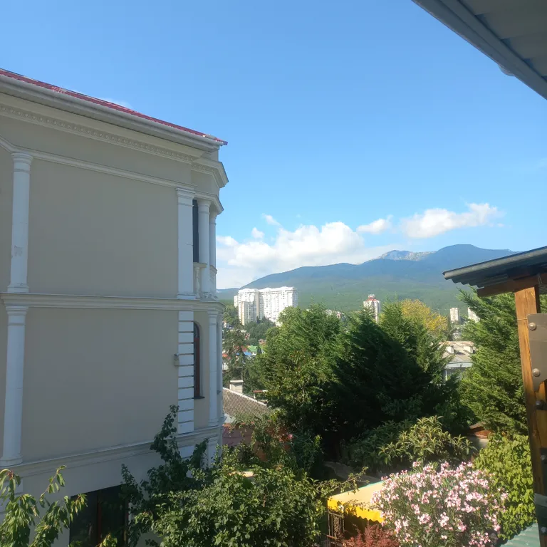 Уютные апартаменты с двориком в центре города