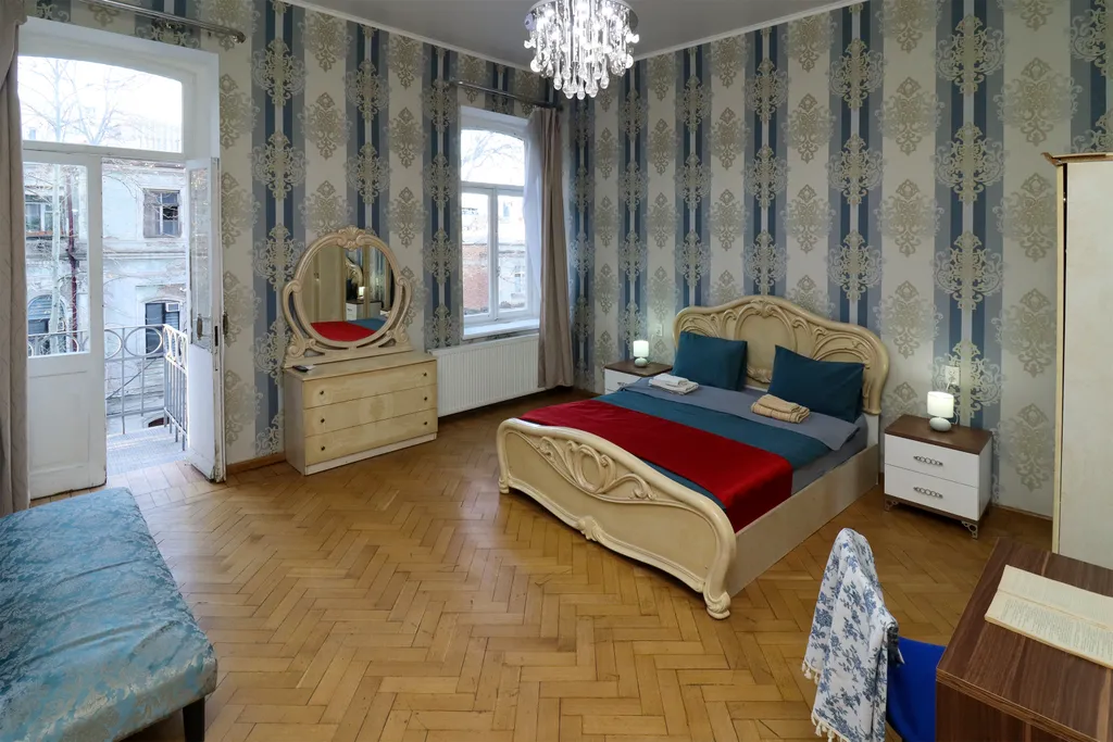 Квартира с балконом в центре — аренда посуточно в Тбилиси