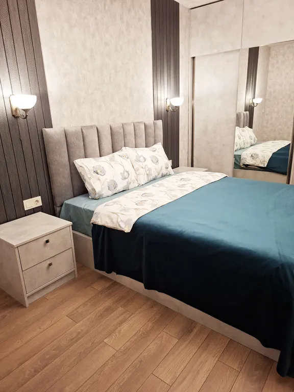 Просторная трехкомнатная квартира в центре Тбилиси с видом на рекуКуру