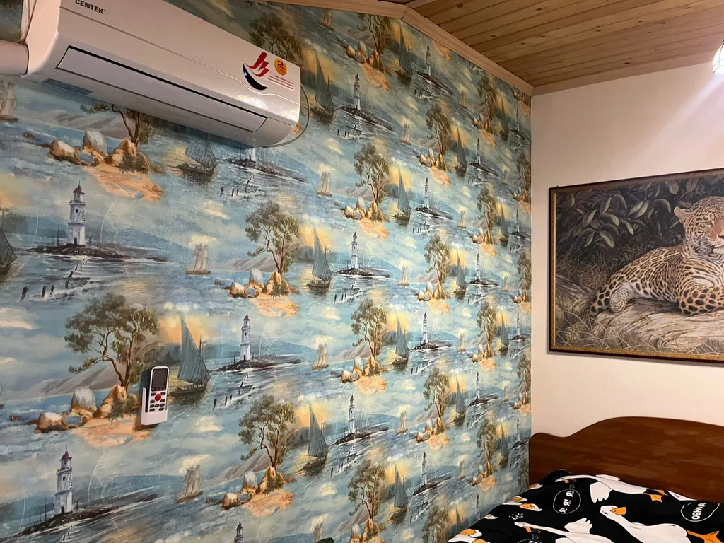 Терем с мансардой в дивном лесу у моря, с новым ремонтом и обстановкой