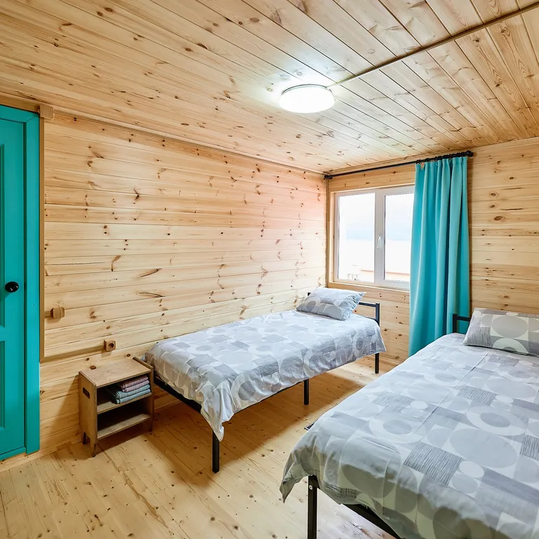 Номер с видом на телецкое озеро и р. Бия