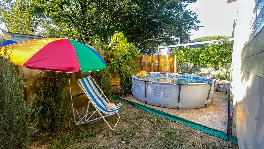 Новый и экологичный дом с бассейном у моря