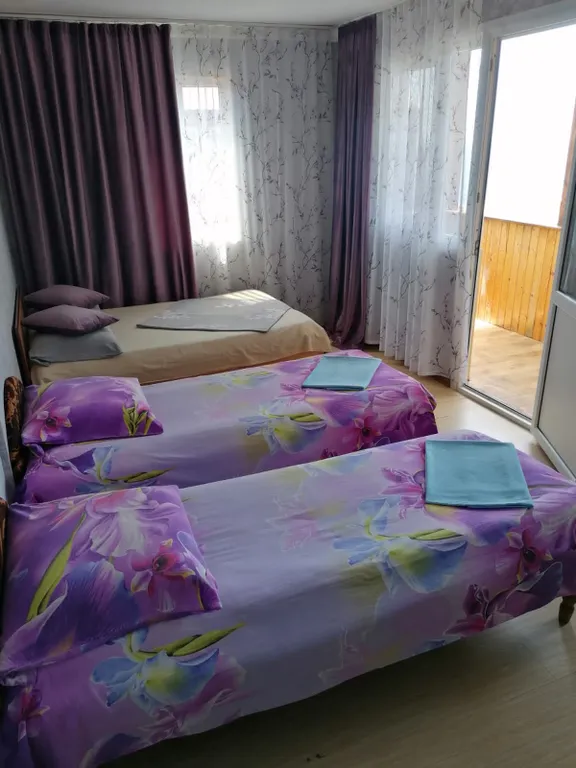 Квартира Четырёхместный номер люкс с видом на море — аренда посуточно в Лоо