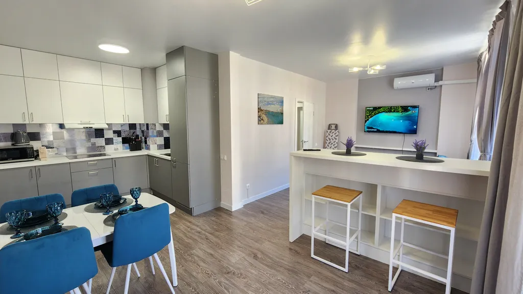 Шикарная двушка с двумя балконами