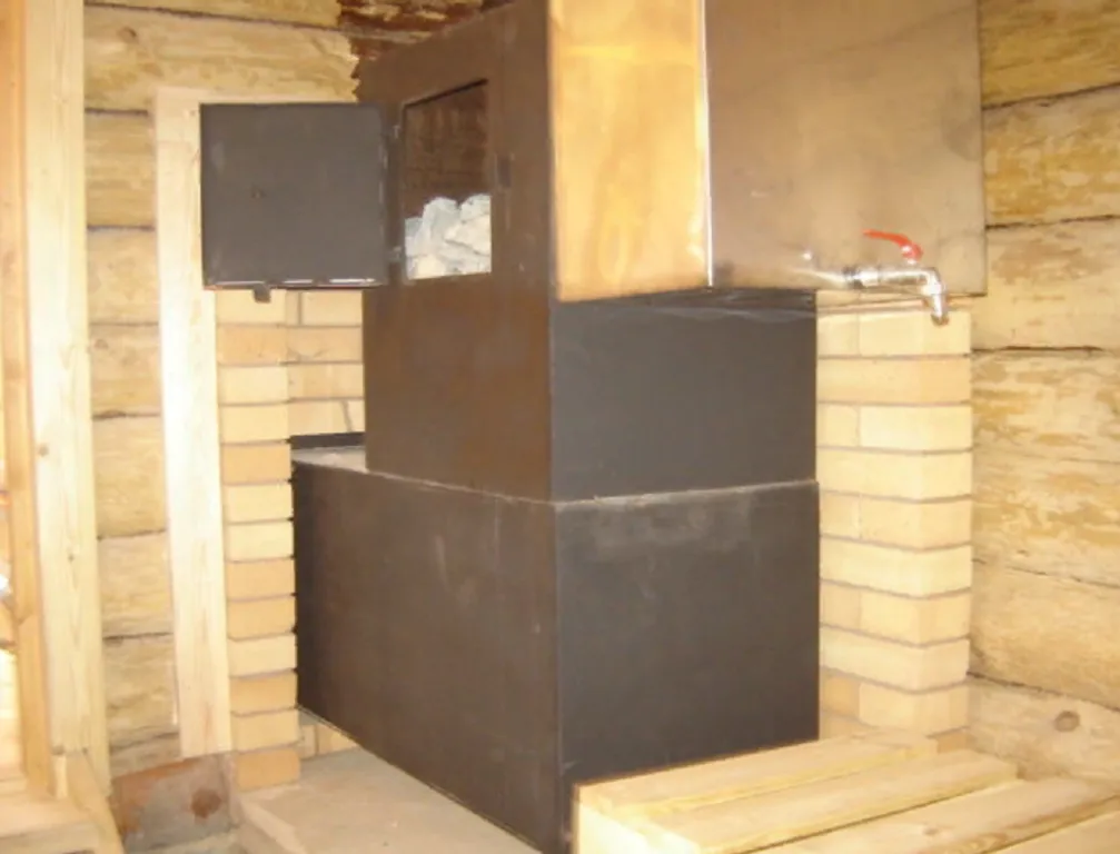 Жилой дом на самом берегу озера Крошнозеро