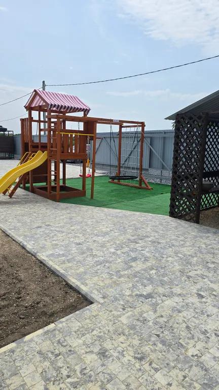 Домик с бассейном в 7 минутах от моря