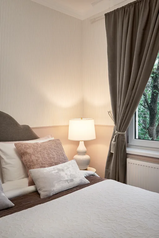 Двухкомнатная дизайнерская квартира в центре by Karmann`s Apartments