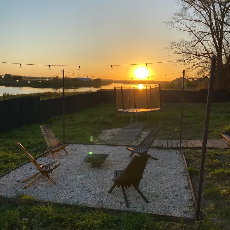 Загородный дом с чаном и панорамным видом на озеро