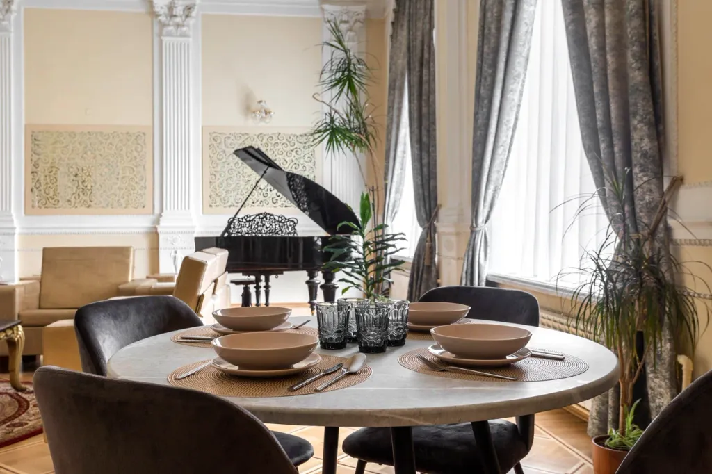 Квартира Парадная квартира у метро Чернышевская — Санкт-Петербург