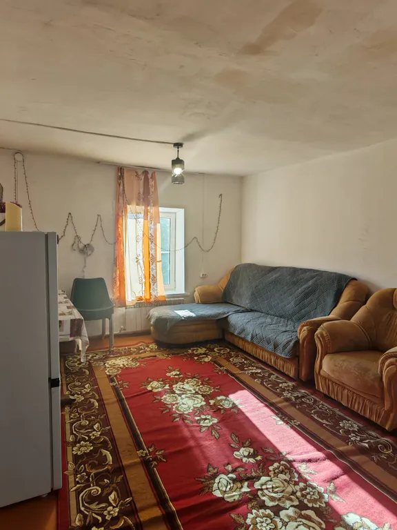 Домик в предгорье горы "50 лет"