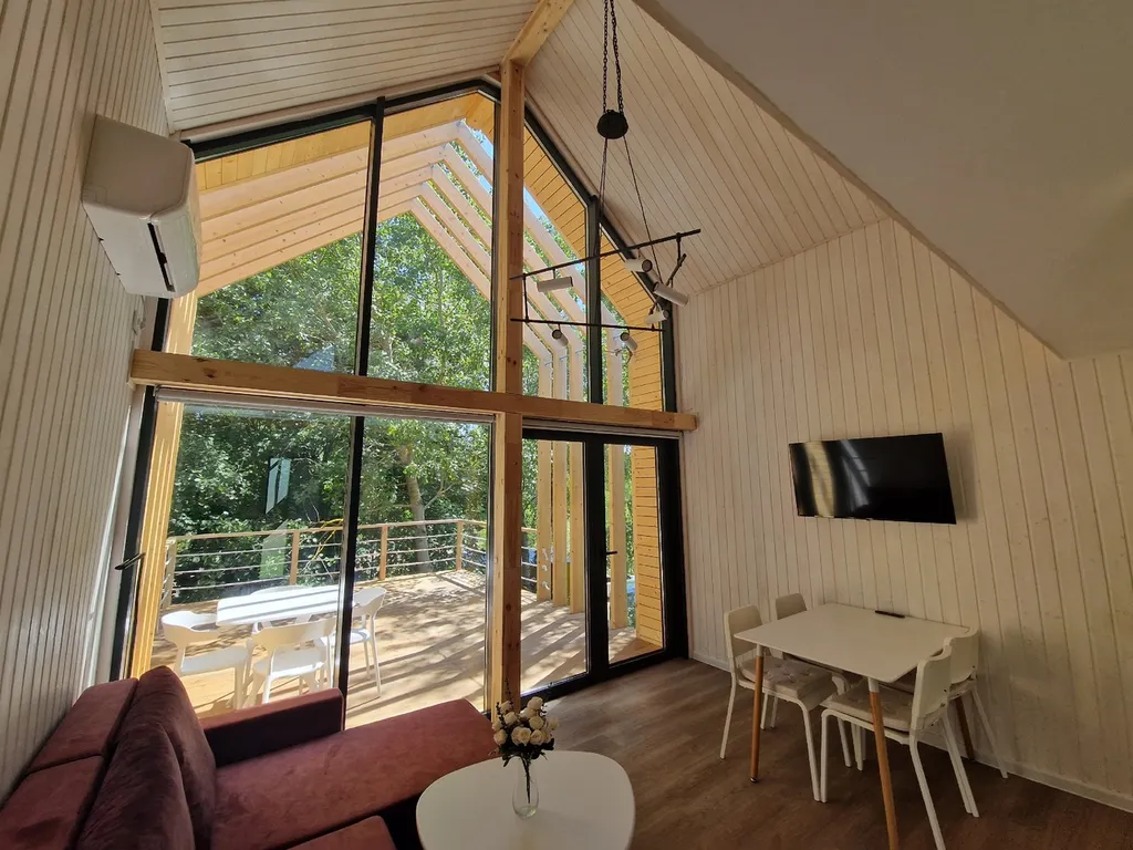 Двухуровневый коттедж Тенерифе с террасой — аренда посуточно в Янтарный