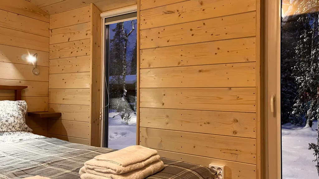 Дом среди леса в 15 минутах езды от города