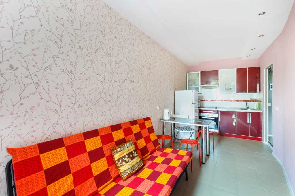 Евротрешка возле Крокус Экспо у моста к метро Мякинино