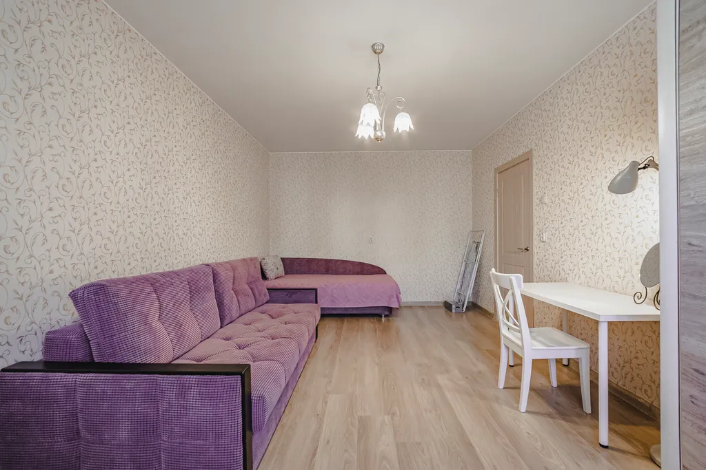 Квартира Светлая просторная квартира с большой кухней у метро — Санкт-Петербург