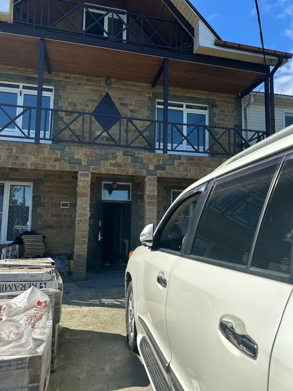 Коттедж Дом в лесу с баней и бассейном — Веселое