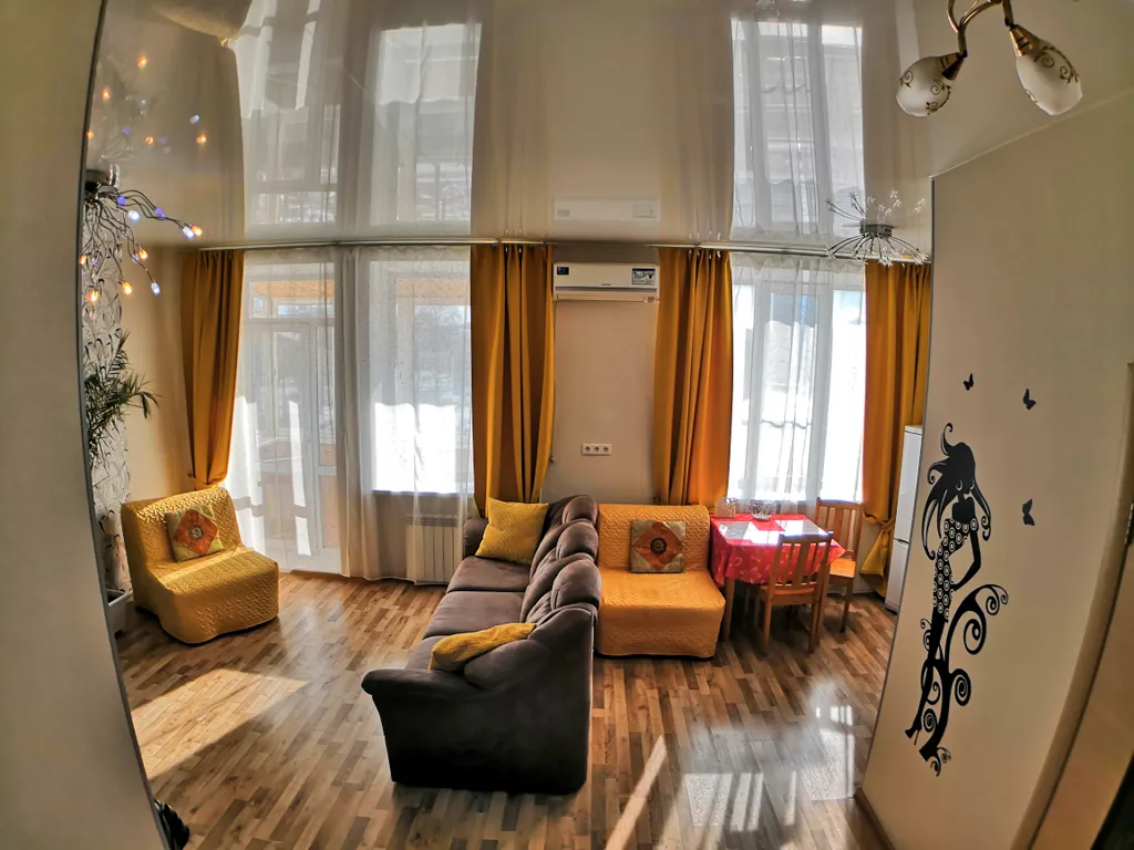 Уютная студия с видом на Современник и цирк