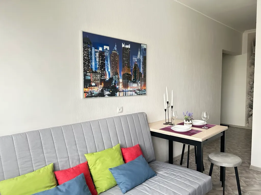 Евро двушка возле леса