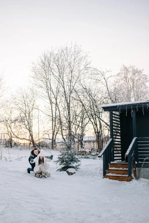 Дом с видом на закат, поле и лес