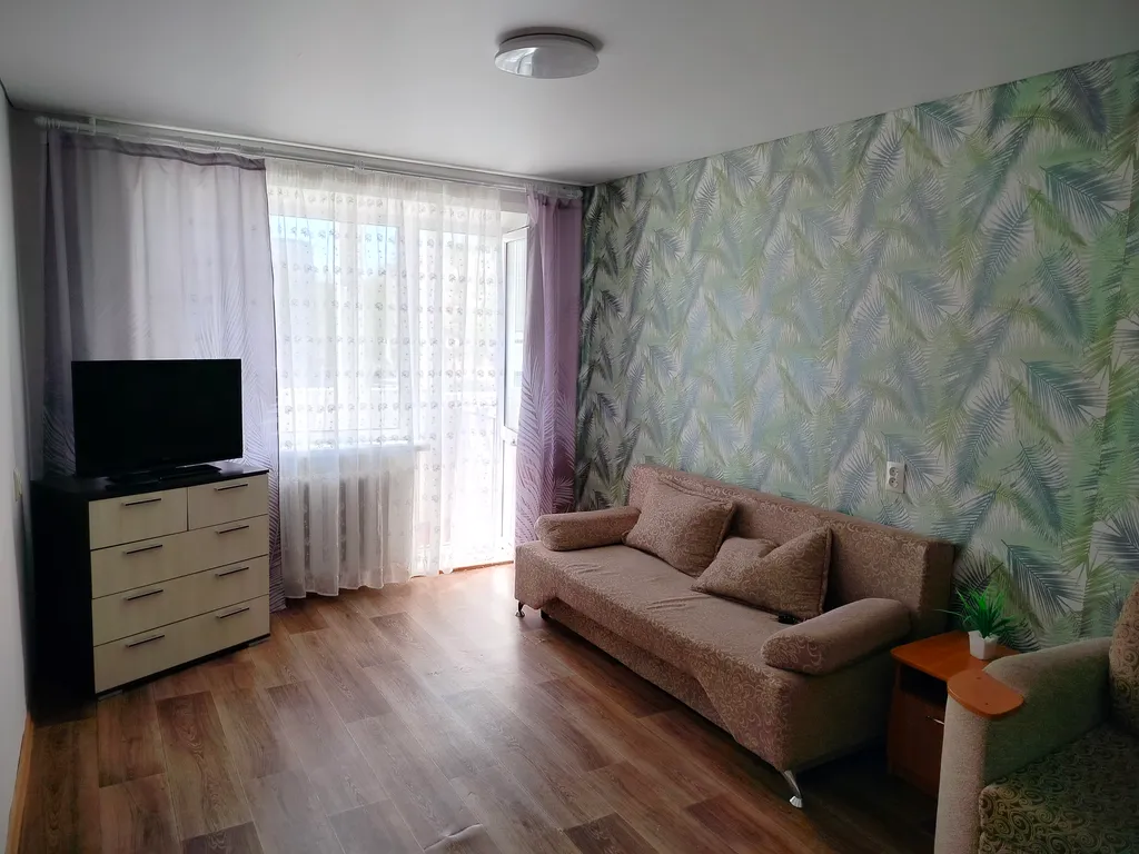 Светлая удобная квартира с хорошим расположением — аренда посуточно в Губаха