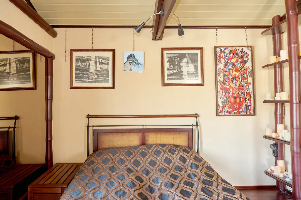 Дом на воде Nevo у берега Крестовского острова