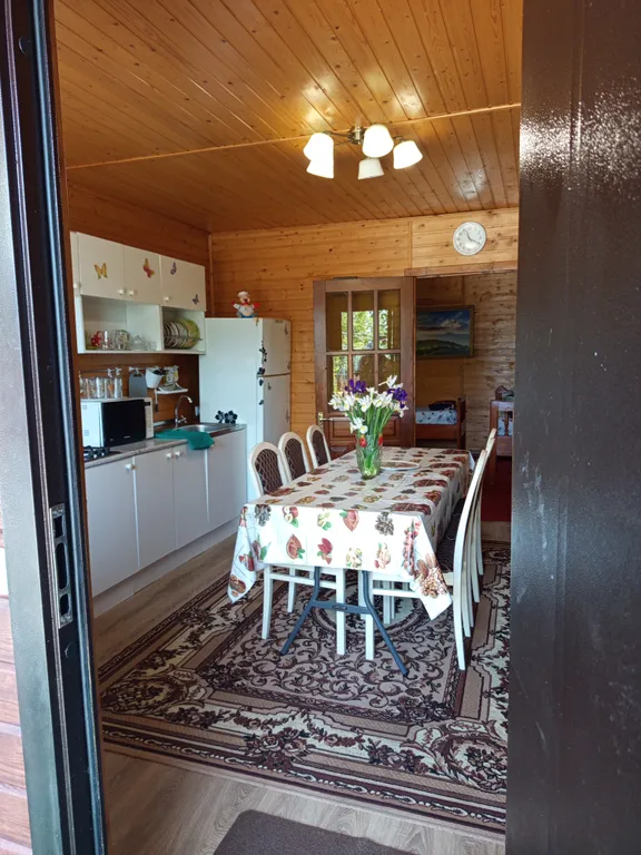 Дом с бассейном у моря