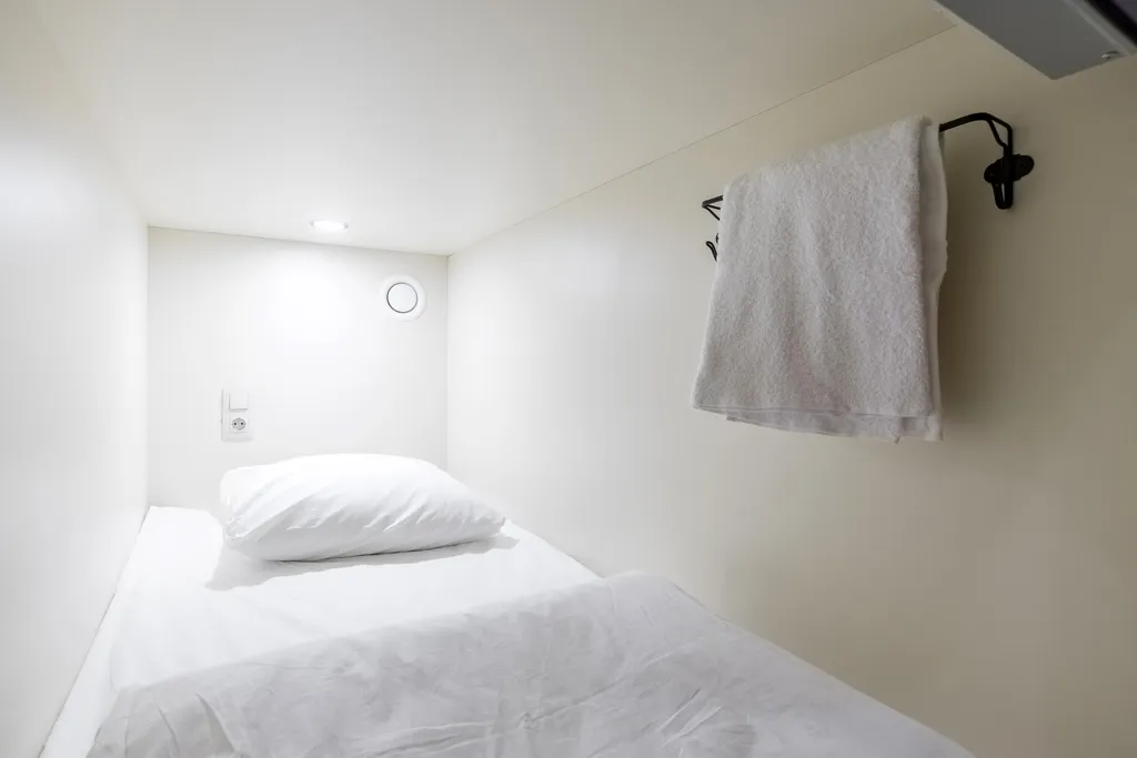 Одноместная капсула, свое пространство по демократичной цене