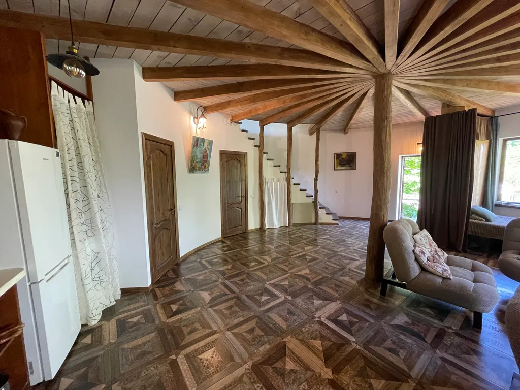 Круглый дом в горах