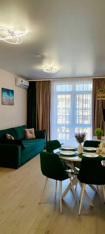 Апартаменты с бассейнами во дворе