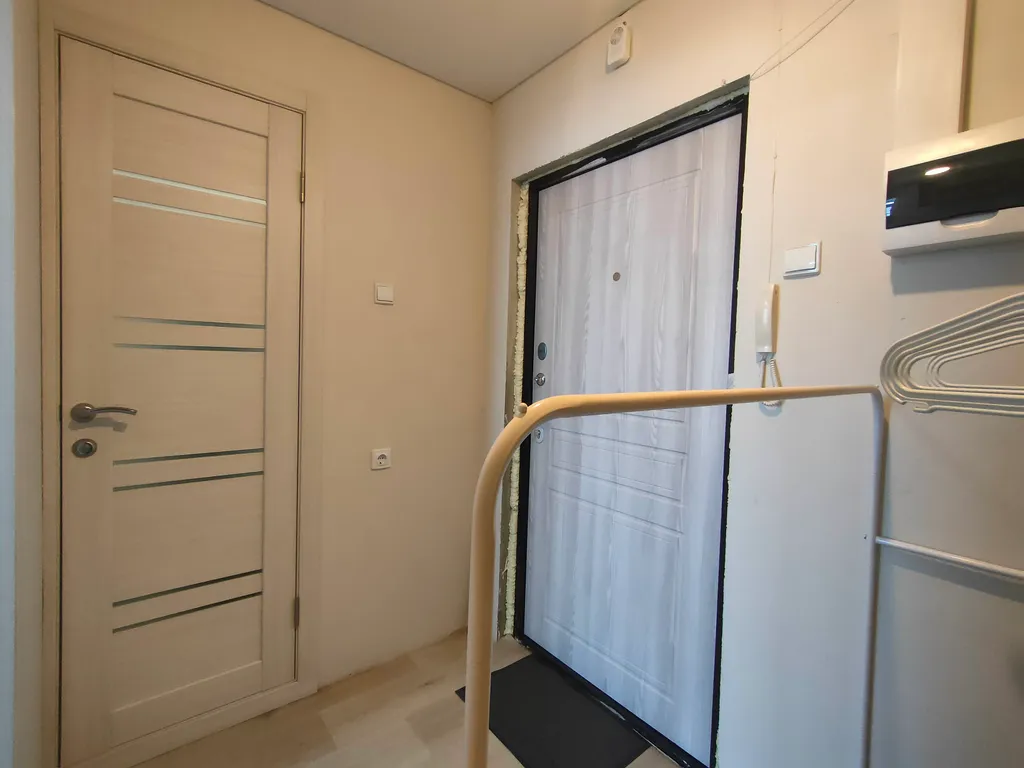 Студия на набережной с видом на реку