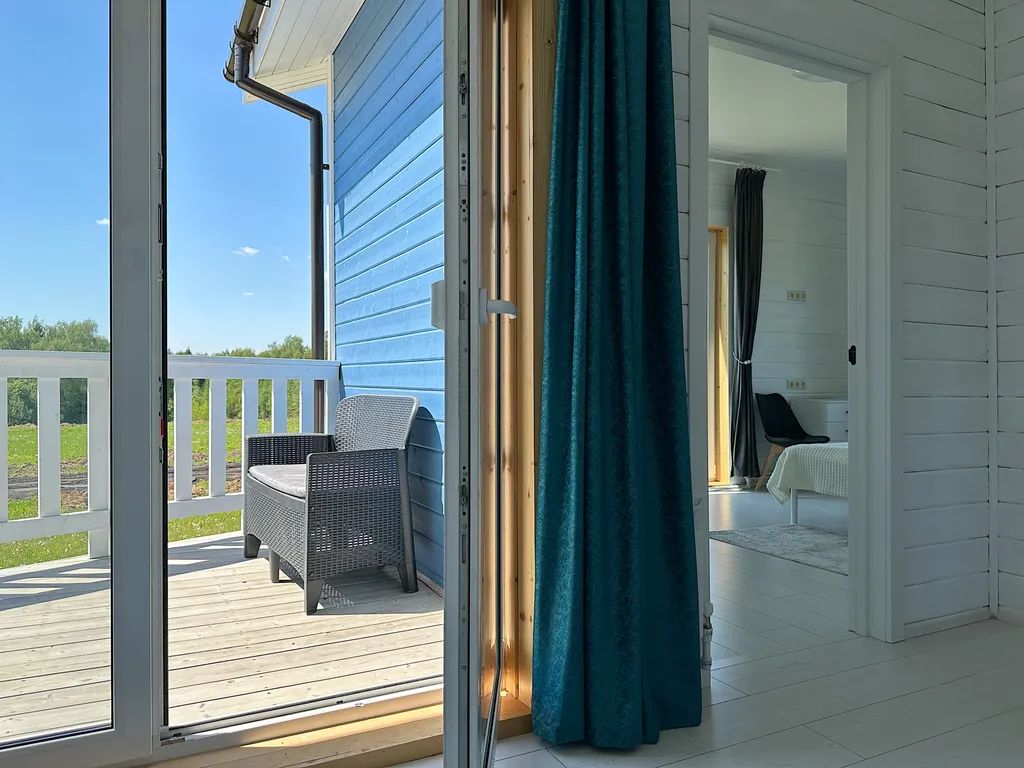 Коттедж с сауной с видом на лес