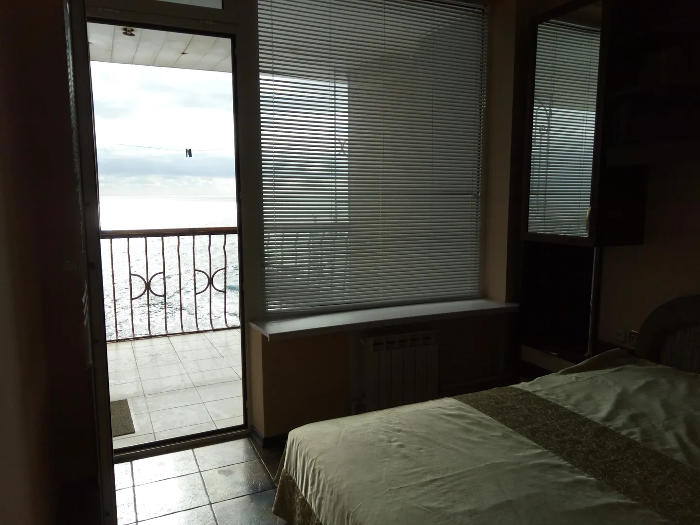 спальня на 3м этаже с баконом и видом на море